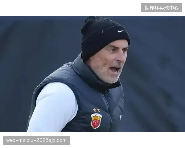 上海海港遭遇锋线人荒，加布里埃尔的重伤或迫使俱乐部在夏窗留下表现不佳的安佩姆。